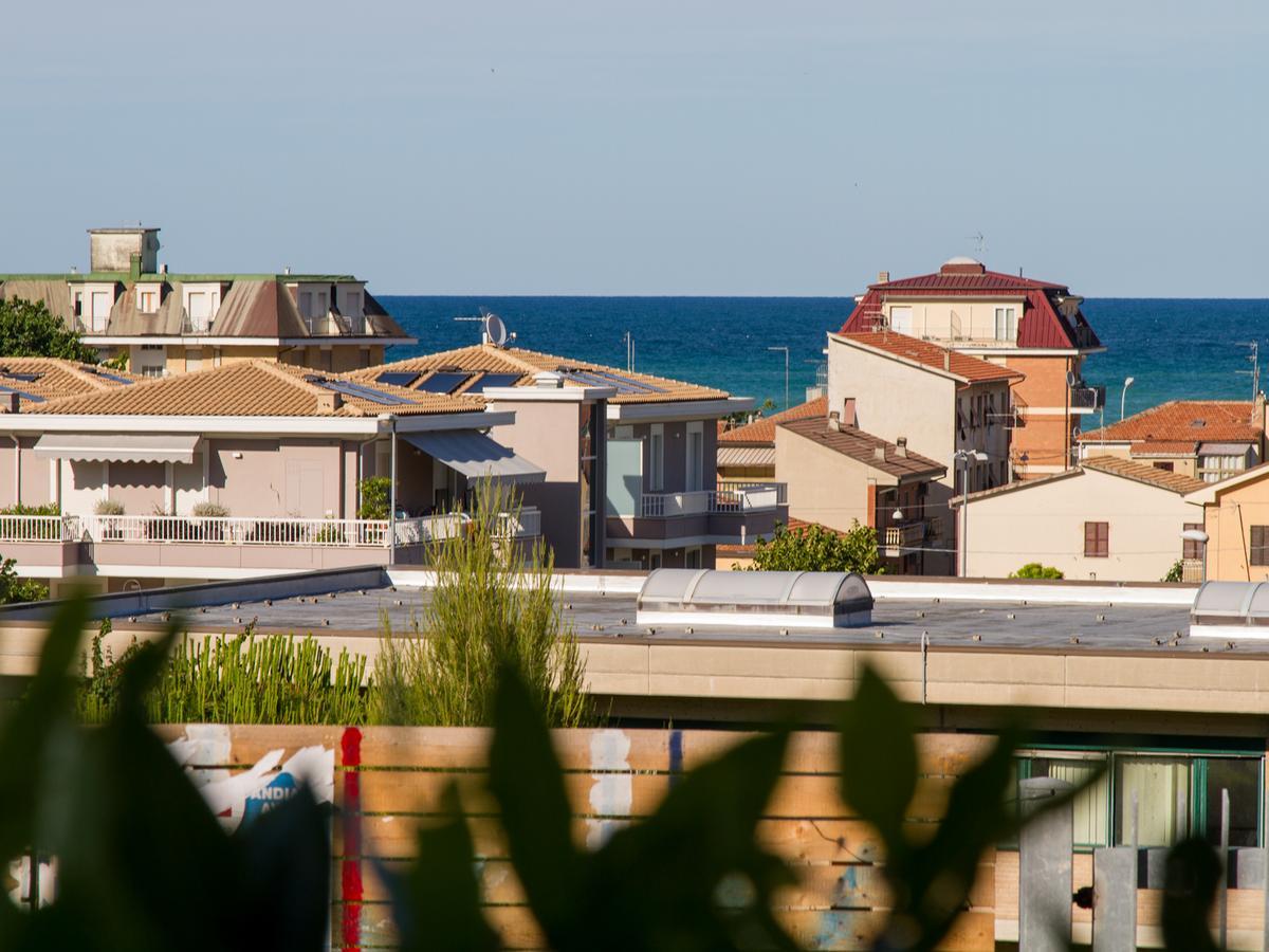 Il Sestante Hotel Civitanova Marche Bagian luar foto