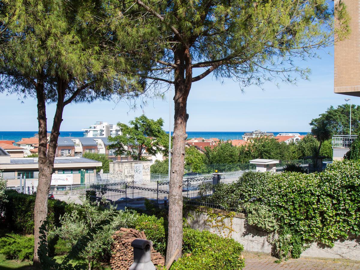 Il Sestante Hotel Civitanova Marche Bagian luar foto